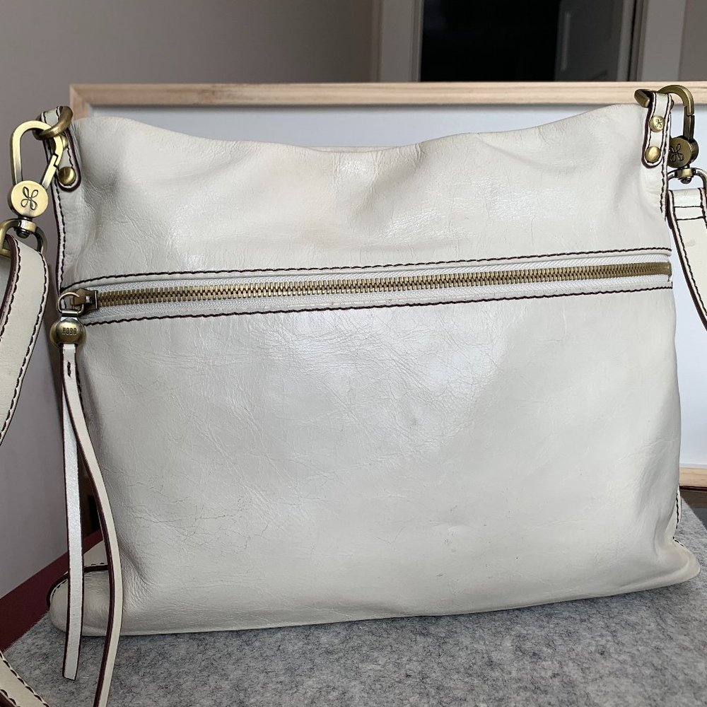 HOBO White Thin Profile Medium Crossbody, Pre-owned, Adjustable Crossbody Strap